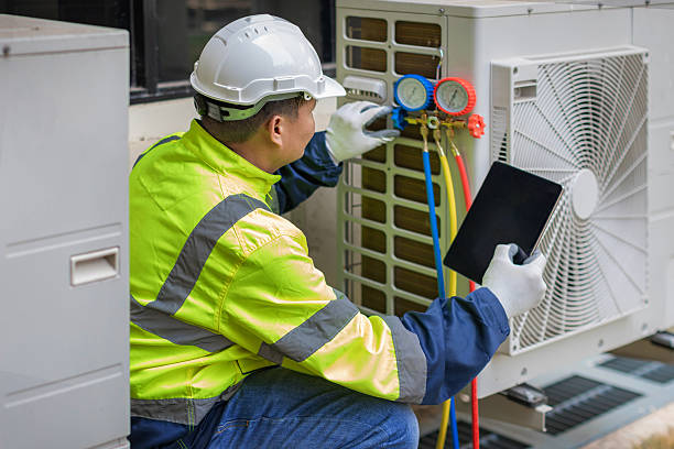 Professional Hvac technician working in Sachse, TX